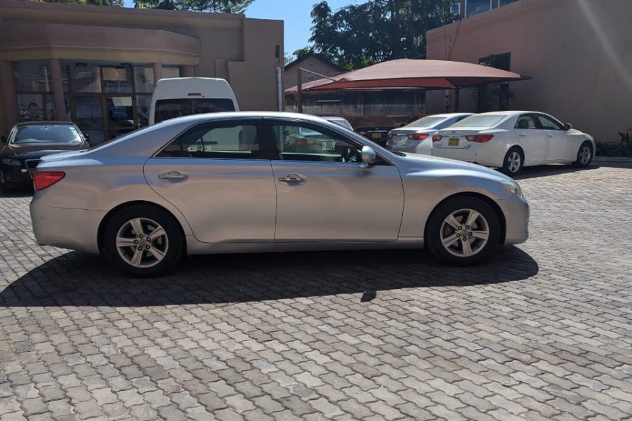Toyota Mark X 2012