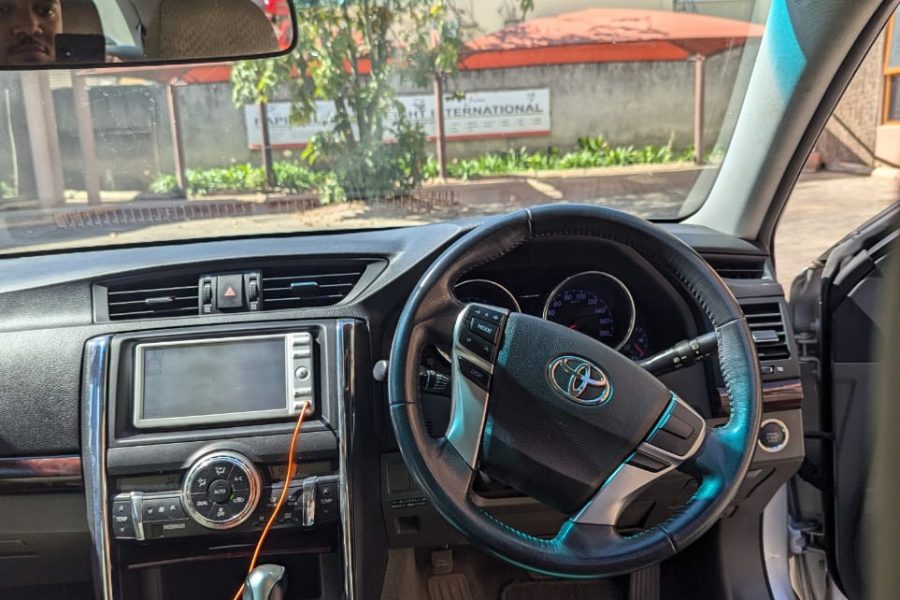 Toyota Mark X 2012