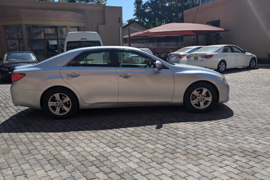 Toyota Mark X 2012
