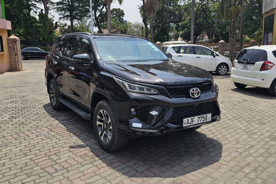 Toyota Fortuner  2021
