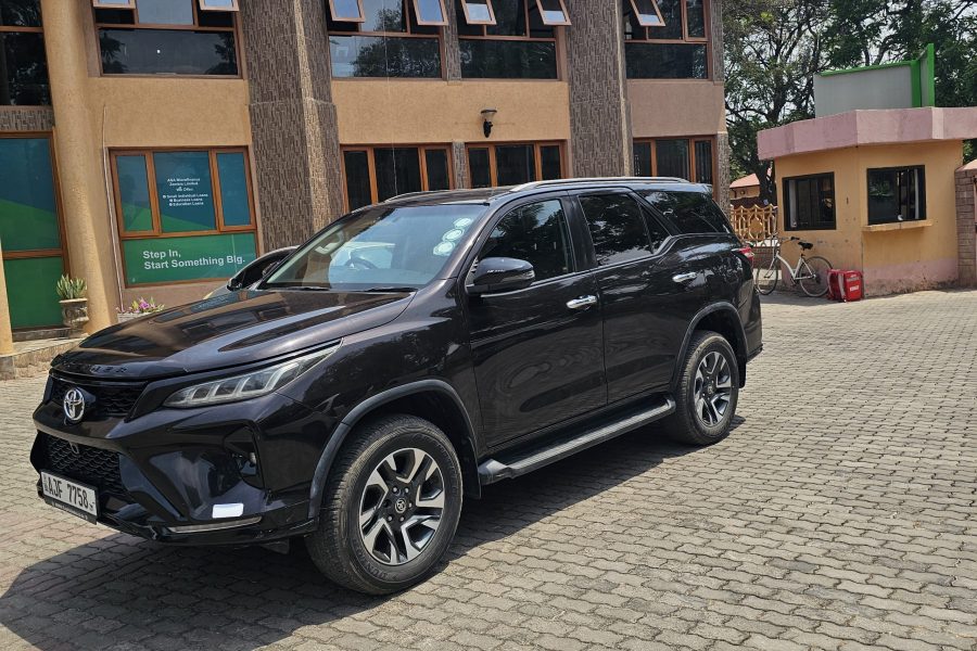 Toyota Fortuner  2021