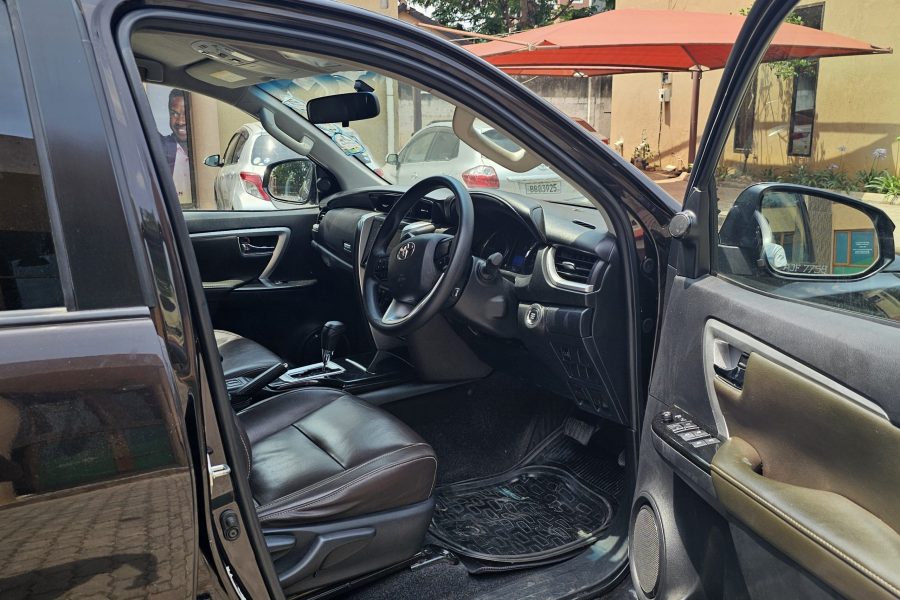 Toyota Fortuner  2021