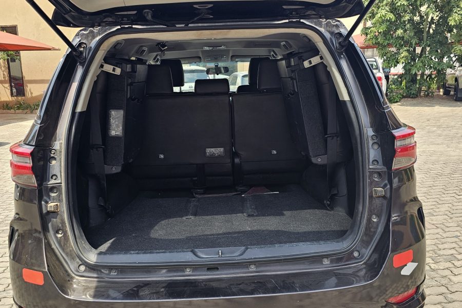 Toyota Fortuner  2021