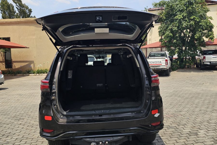 Toyota Fortuner  2021