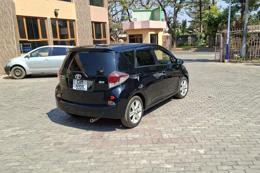 Ractis Toyota