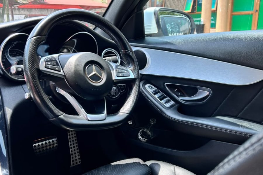 Mercedes-Benz C-Class 