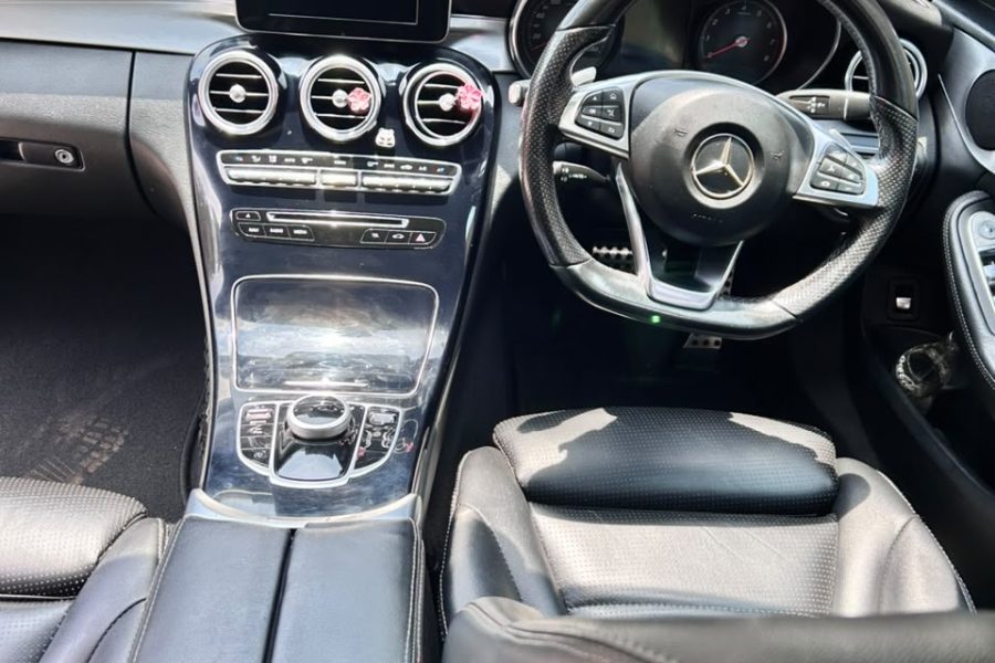 Mercedes-Benz C-Class 